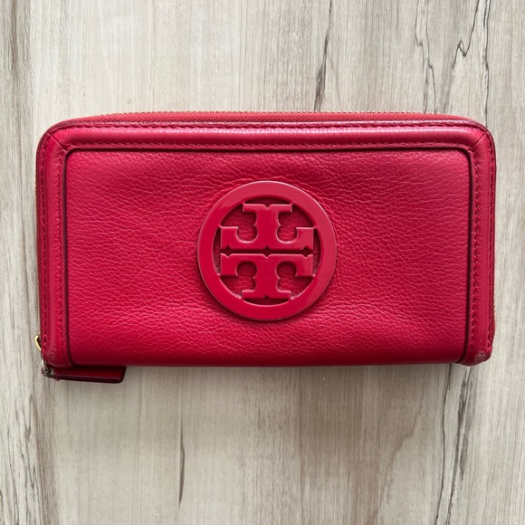 SOLD - Tory Burch Leather Zip Wallet - Picture 1 of 8